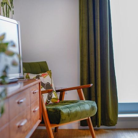Apartment Two - Private Car Park, Comfortable And Well Equipped - By Ocean City Retreats Plymouth Buitenkant foto