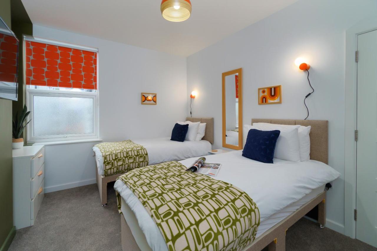 Apartment Two - Private Car Park, Comfortable And Well Equipped - By Ocean City Retreats Plymouth Buitenkant foto