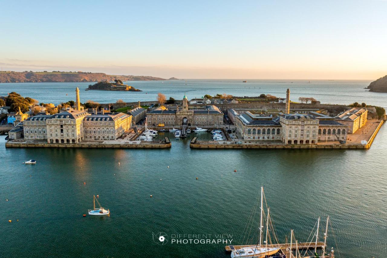 Apartment Two - Private Car Park, Comfortable And Well Equipped - By Ocean City Retreats Plymouth Buitenkant foto