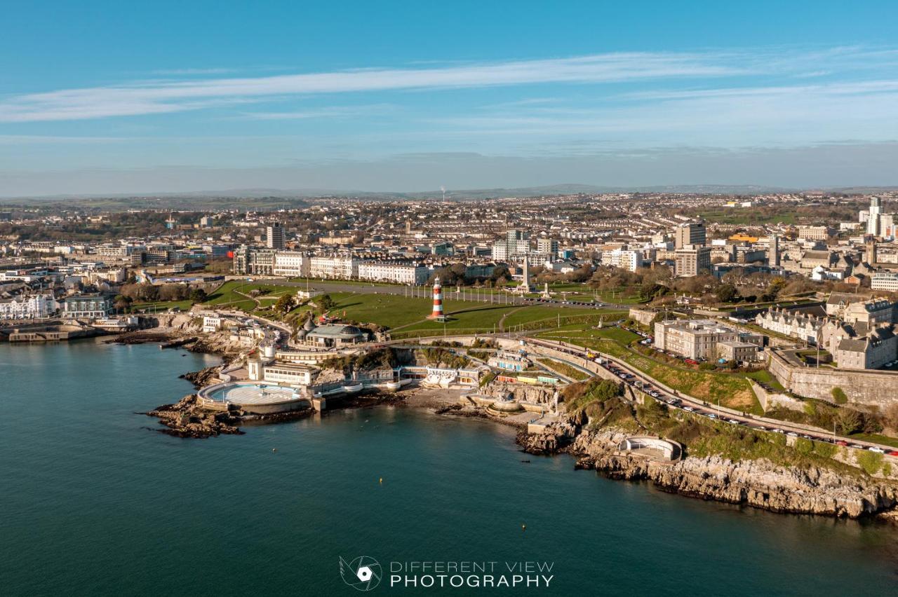 Apartment Two - Private Car Park, Comfortable And Well Equipped - By Ocean City Retreats Plymouth Buitenkant foto
