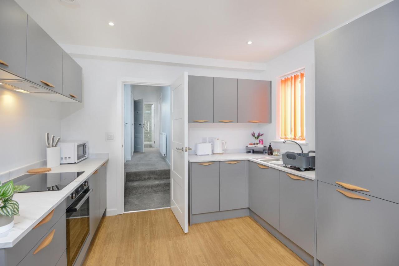 Apartment Two - Private Car Park, Comfortable And Well Equipped - By Ocean City Retreats Plymouth Buitenkant foto
