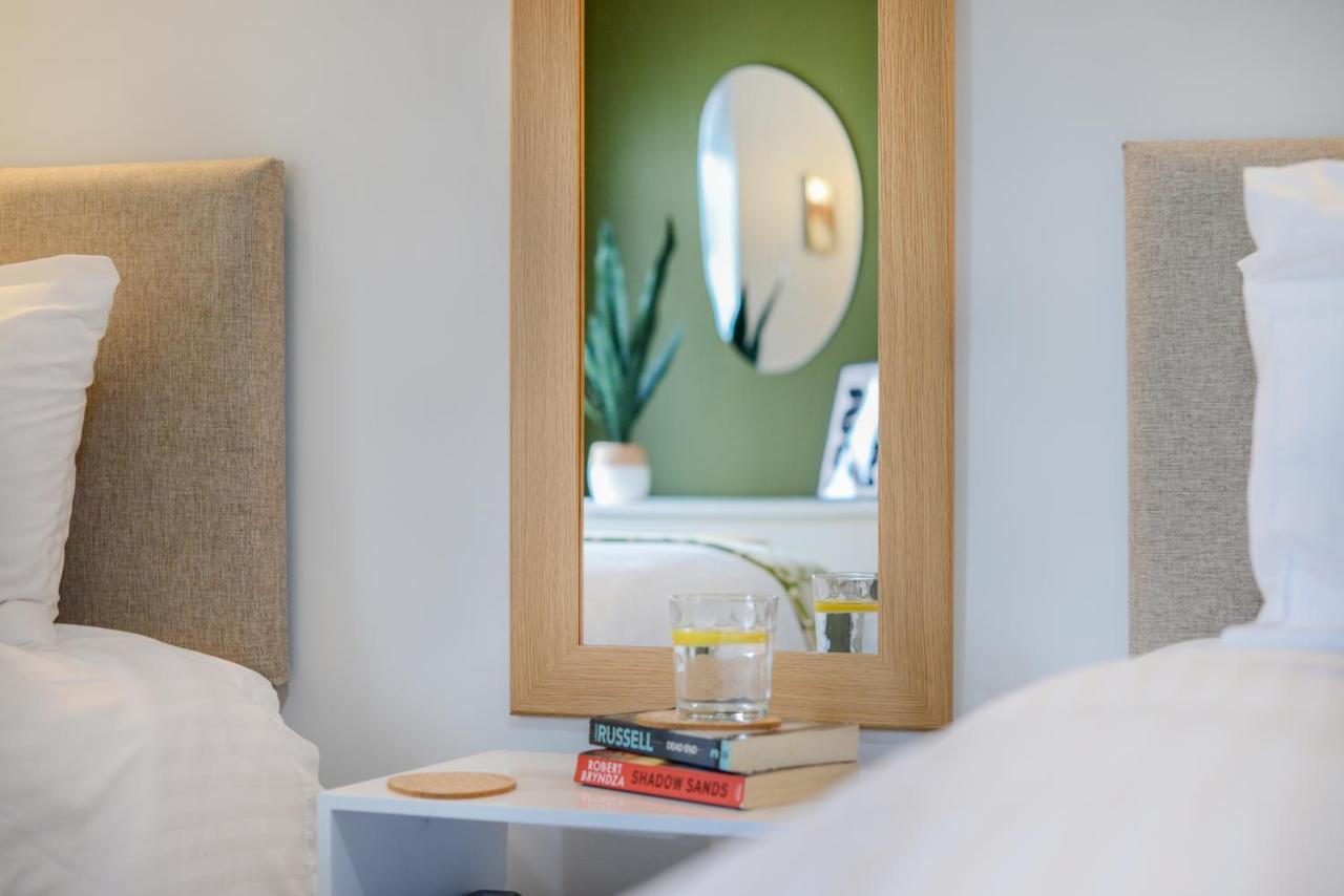 Apartment Two - Private Car Park, Comfortable And Well Equipped - By Ocean City Retreats Plymouth Buitenkant foto
