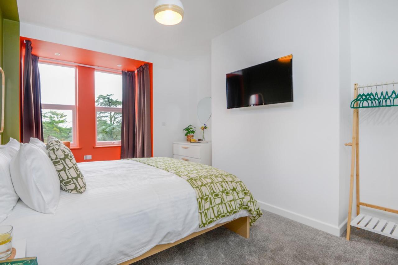 Apartment Two - Private Car Park, Comfortable And Well Equipped - By Ocean City Retreats Plymouth Buitenkant foto